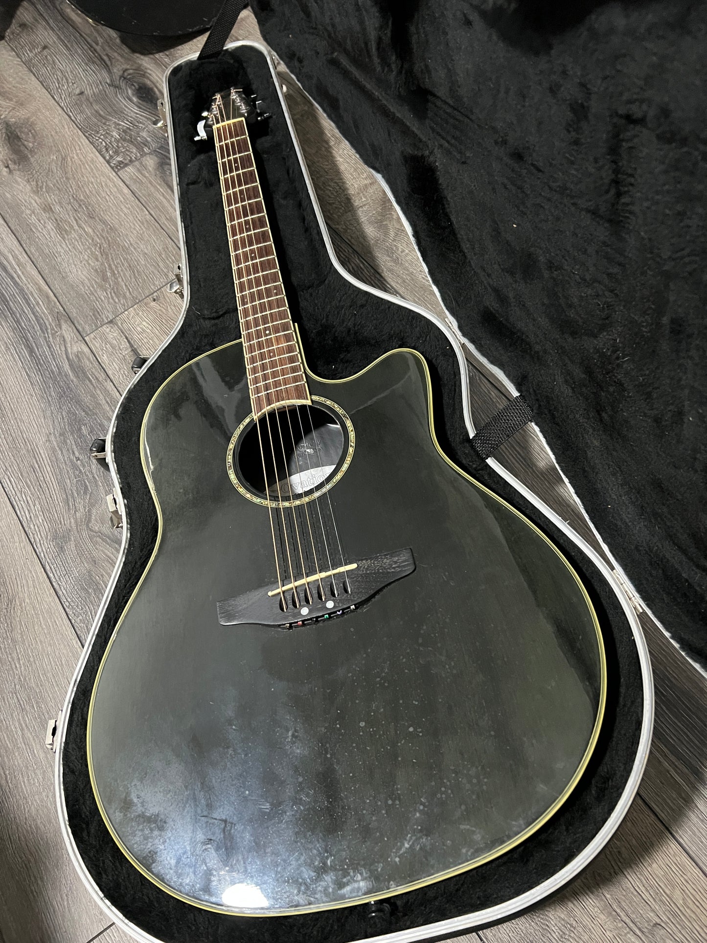 Ovation Celebrity 6 string GC057