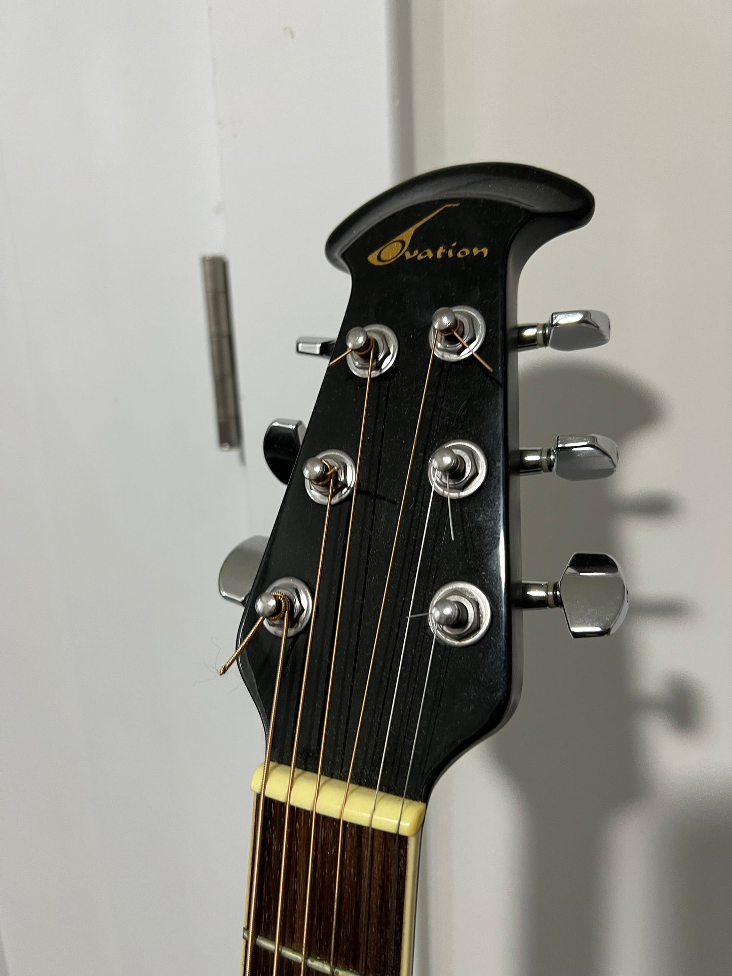 Ovation Celebrity 6 string GC057