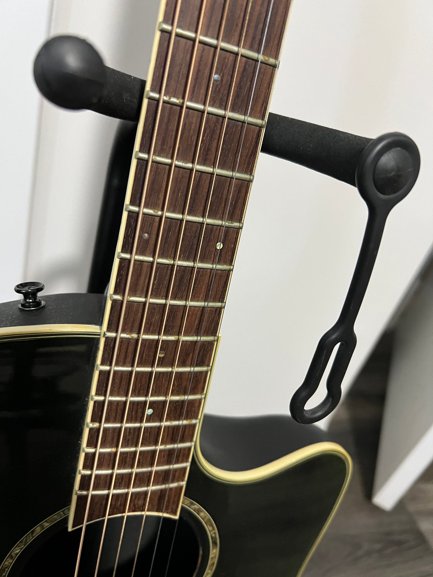 Ovation Celebrity 6 string GC057