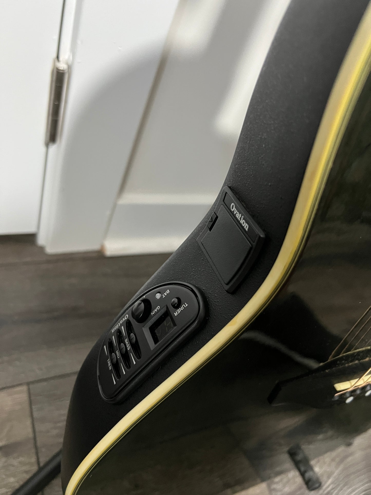 Ovation Celebrity 6 string GC057