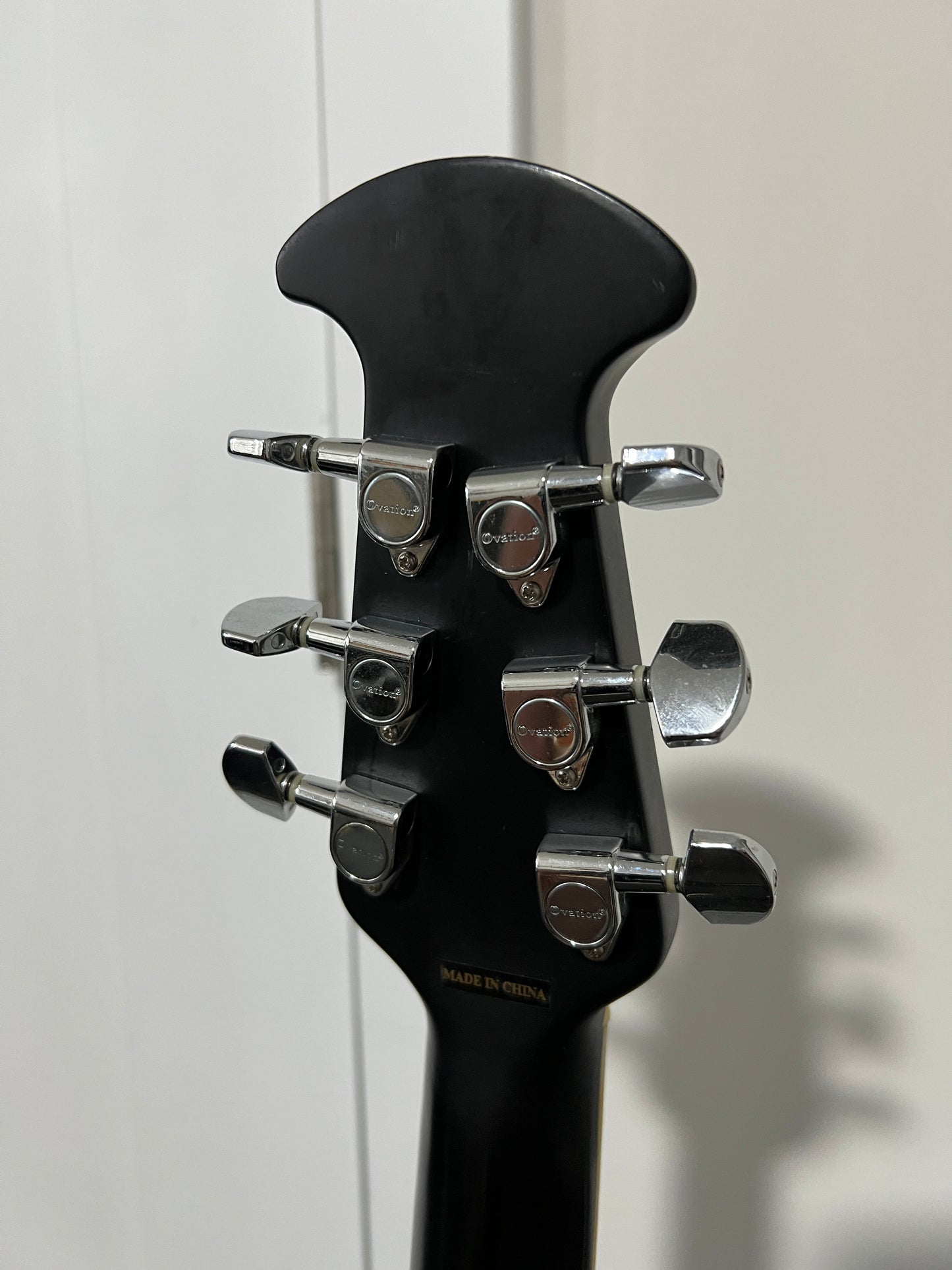 Ovation Celebrity 6 string GC057