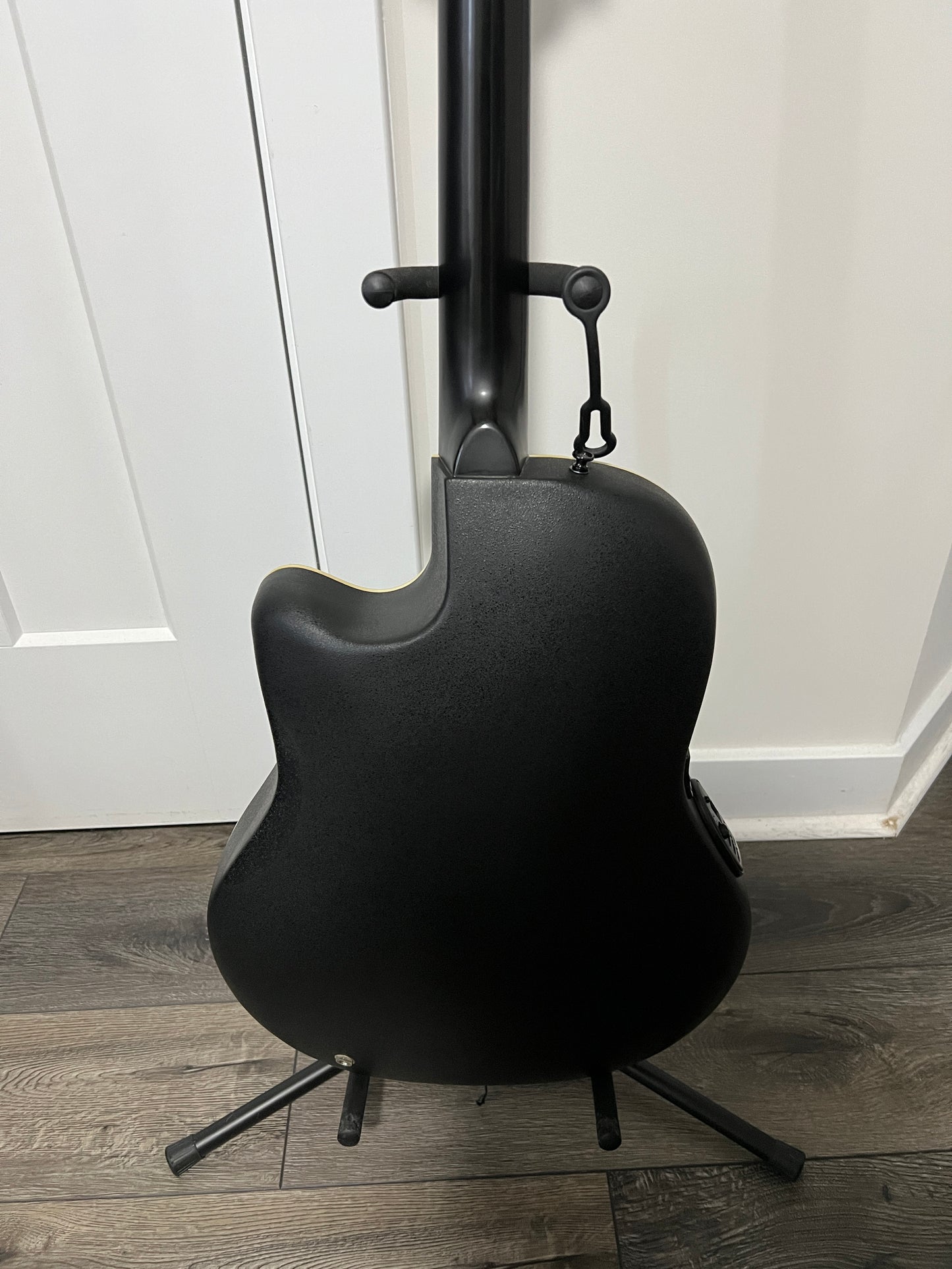 Ovation Celebrity 6 string GC057